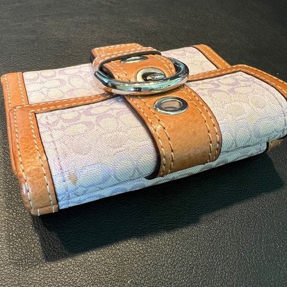 COACH Buckle Compact Wallet **GREAT CONDITION** - Picture 3 of 6